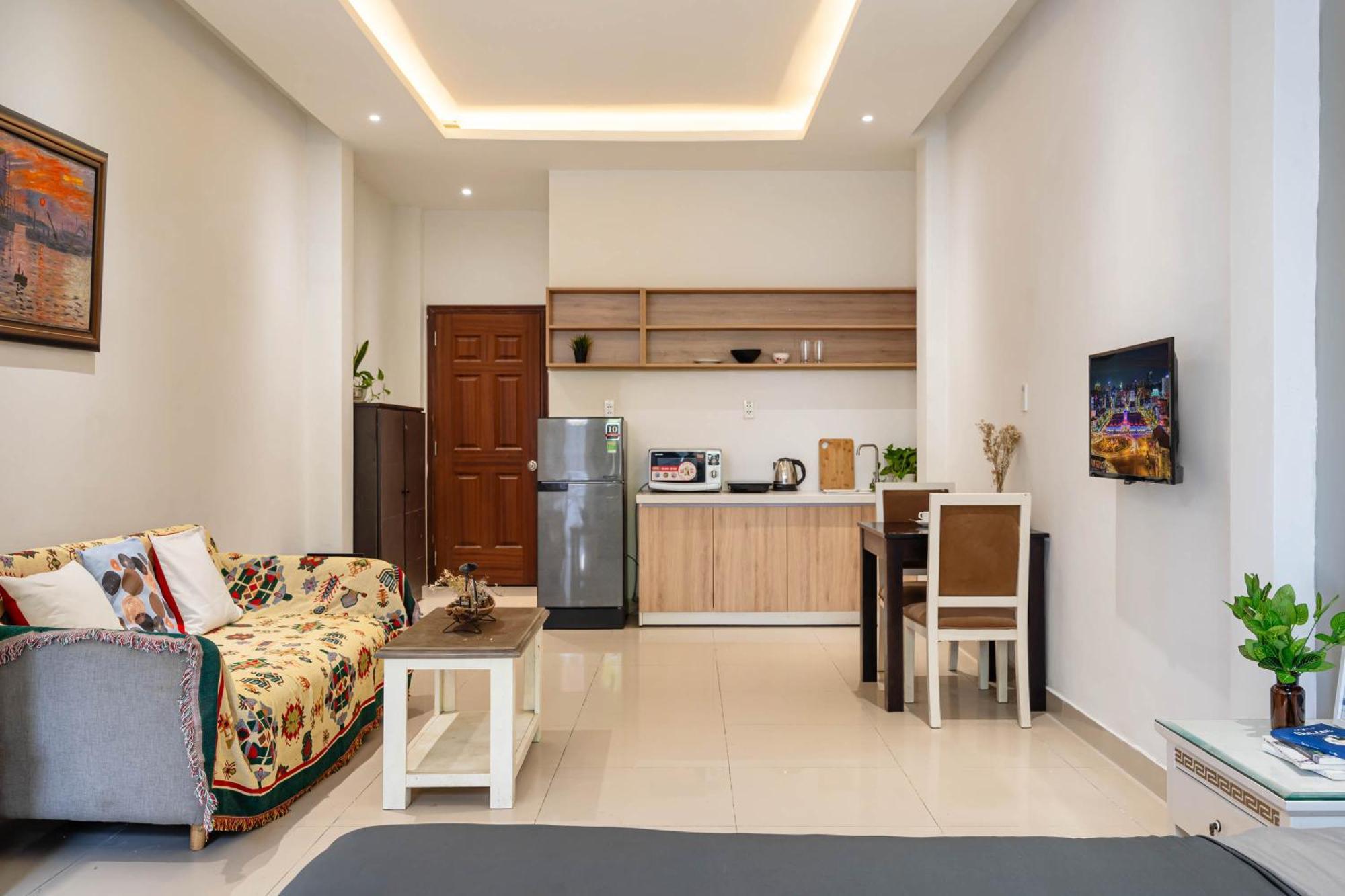 B Deluxe 01 Khách sạn hẻo lánh *