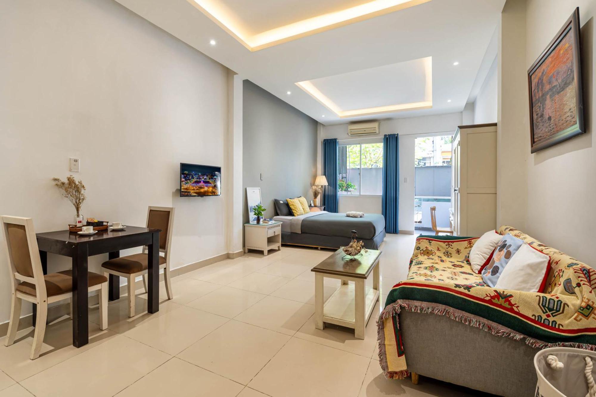 Khách sạn hẻo lánh B Deluxe 01 TP. Hồ Chí Minh